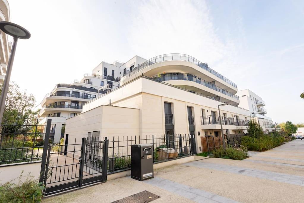 Residence Abraham - Guest Room 1 Ladefense U-Arena #Terasse #Fibre #Netflix Colombes  Exterior photo